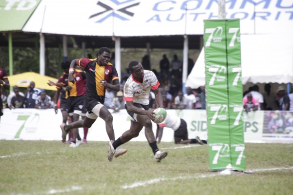 Israel Soi scoring a try